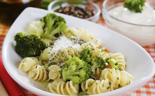 Brokula, češnjak i rigatoni